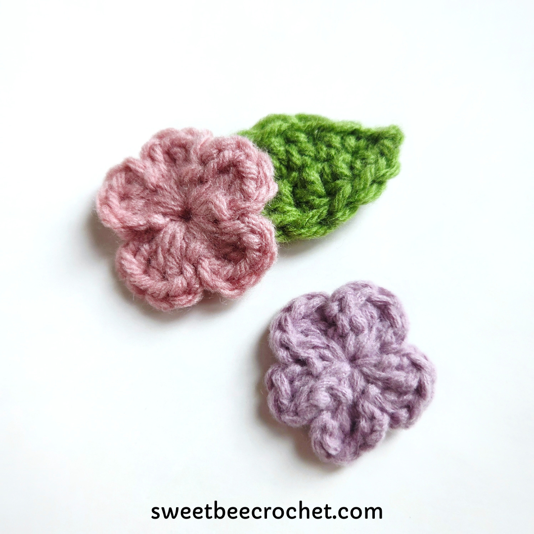 mini flower and leaf free crochet flower patterns